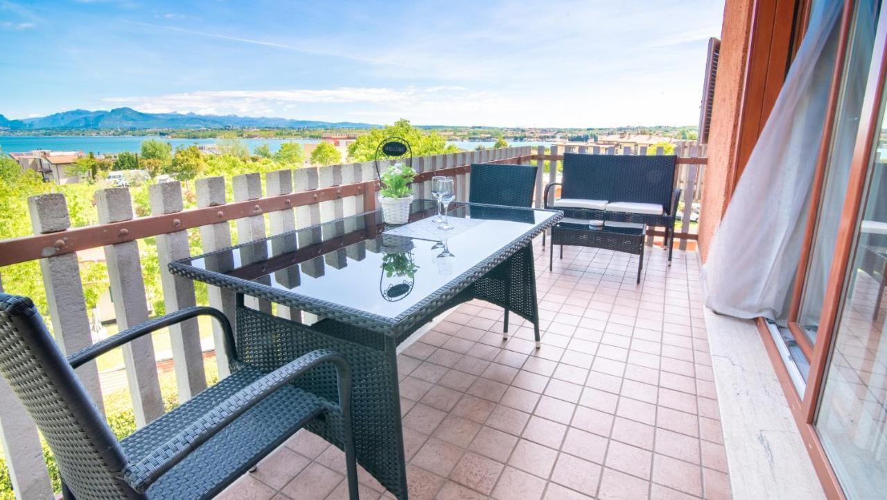 Lakeview Apartment
